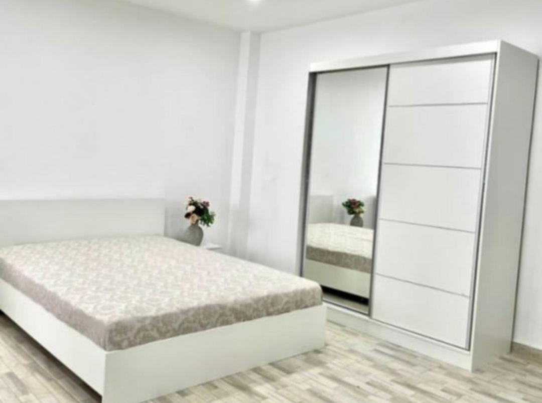 Apartament 3 Cam Grand Arena Bucharest Luaran gambar